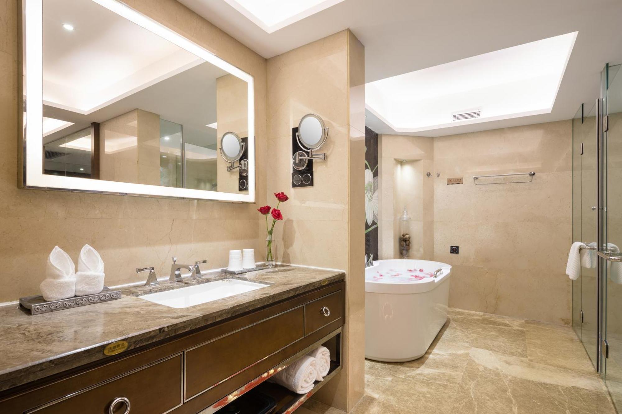 Maoming International Hotel Esterno foto